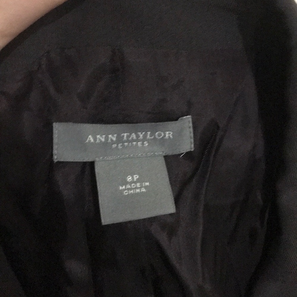 Ann Taylor - Picture 3 of 8
